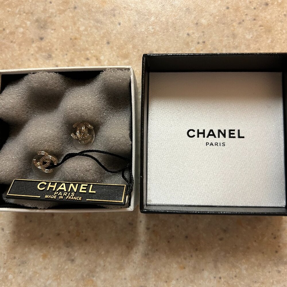 Chanel post earrings - Boucles d'Oreil goldtone interlocked "CC"